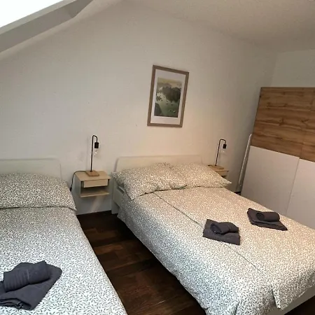 80 M2 With Balcony & Free Parking Near Vienna Apartman