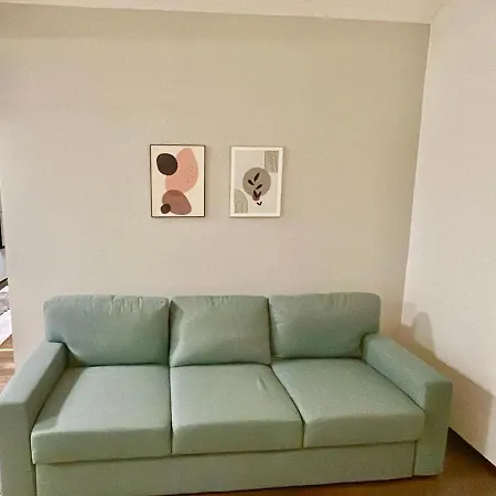 Apartment 80 M2 With Balcony & Free Parking Near Vienna