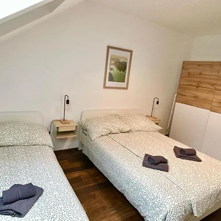 Apartment 80 M2 With Balcony & Free Parking Near Vienna