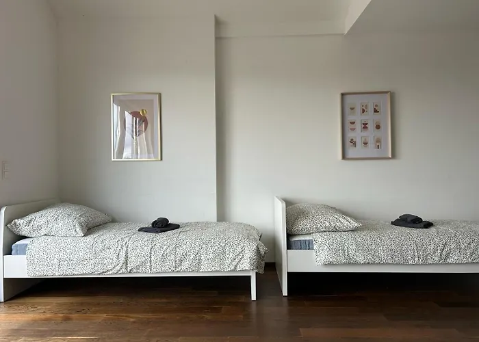 80 M2 With Balcony & Free Parking Near Vienna Apartman *