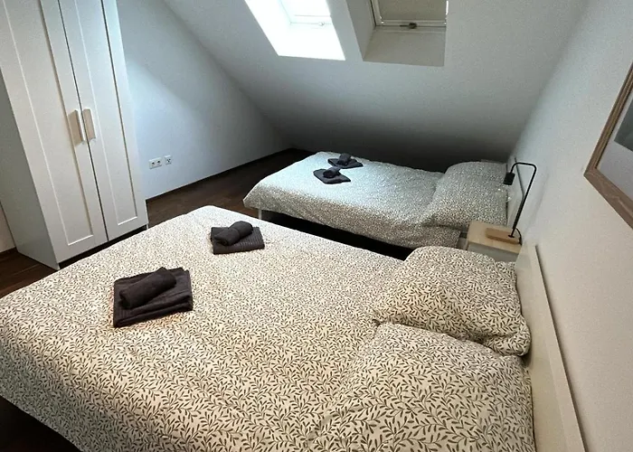 80 M2 With Balcony & Free Parking Near Vienna Apartman *