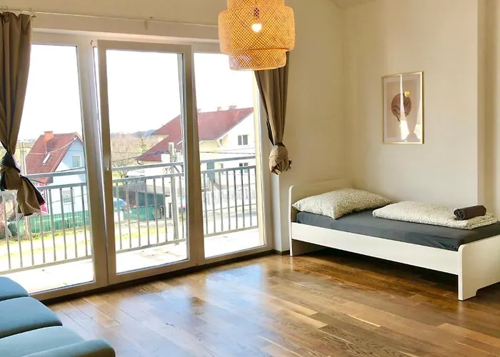 80 M2 With Balcony & Free Parking Near Vienna Apartman *